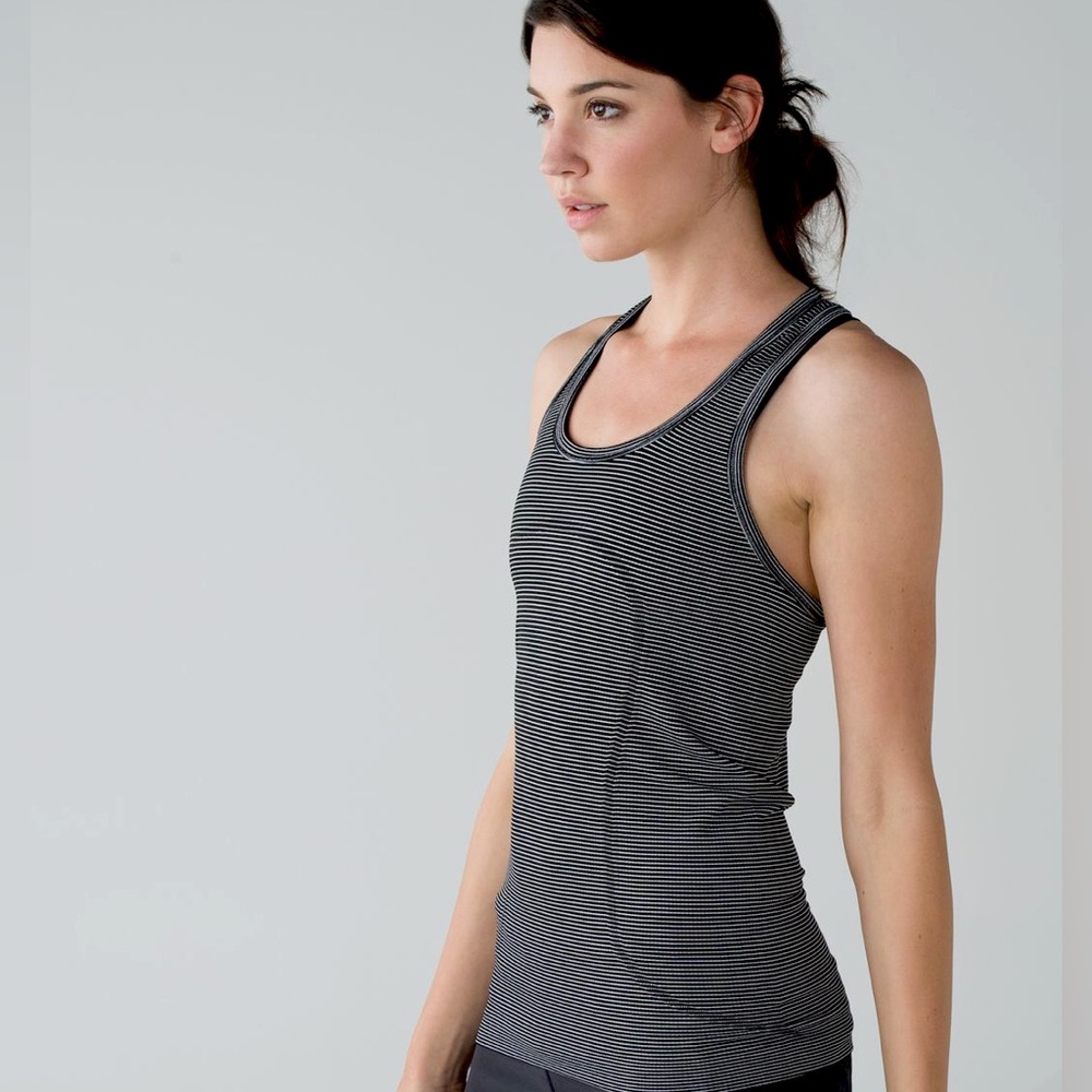 Lululemon Swiftly Tech Racerback in Black & White Stripe | Size 6